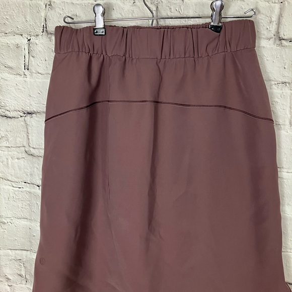Lululemon On The Fly Woven Athleisure Athletic Skirt Cherry Cola Pockets Size 8 - Picture 6 of 10